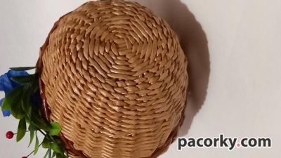 Кошик-курочка з паперової лози.